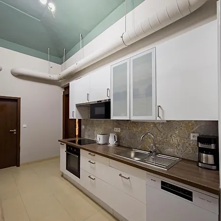 Magnificent With Sauna And Billiards * براغ