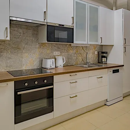 Magnificent With Sauna And Billiards פראג