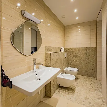 Magnificent With Sauna And Billiards Appartement *