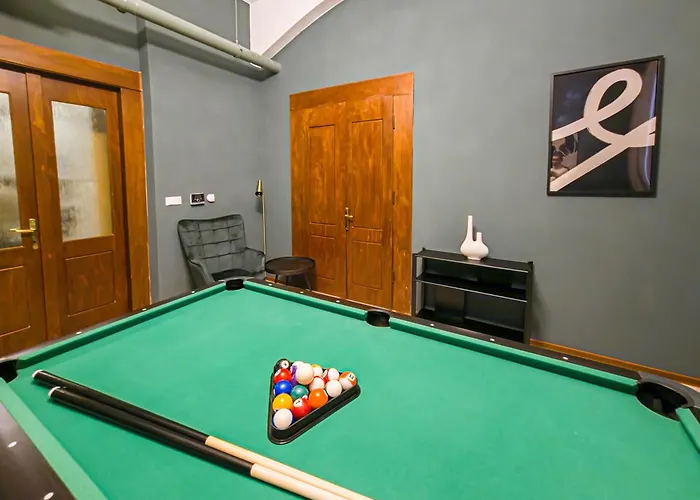 Magnificent With Sauna And Billiards * פראג