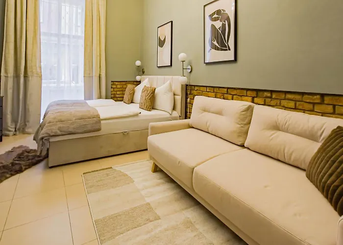 Magnificent With Sauna And Billiards דירה